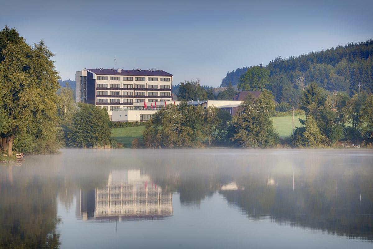 Hotel Skalsky Dvur Bystrice nad Pernstejnem Exteriör bild