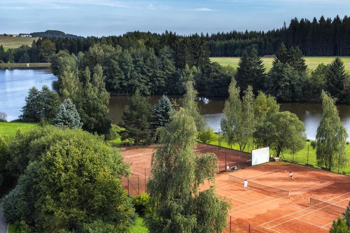 Hotel Skalsky Dvur Bystrice nad Pernstejnem Exteriör bild